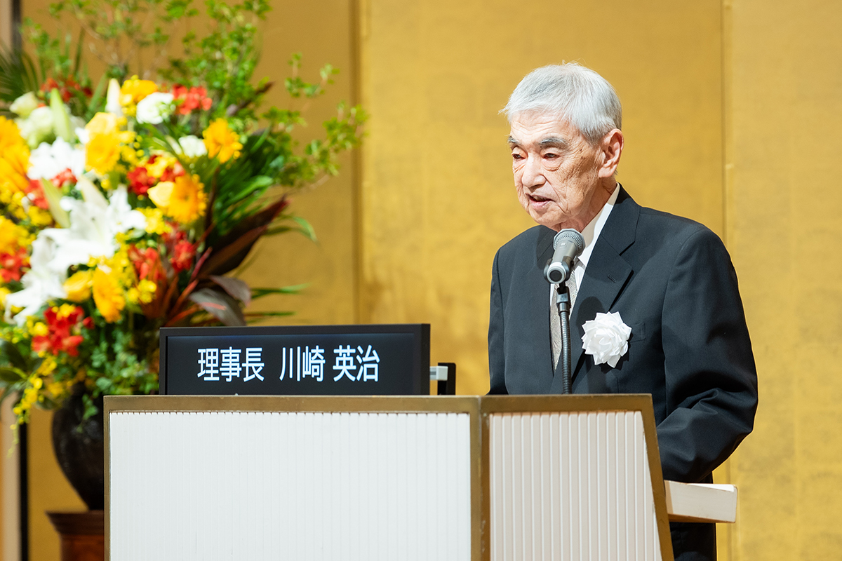 理事長　川崎 英治